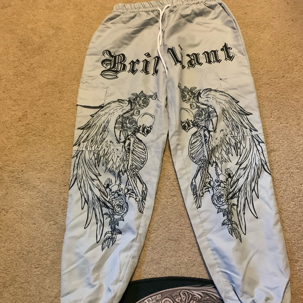 Breathable “Brilliant” joggers with side cargo pockets